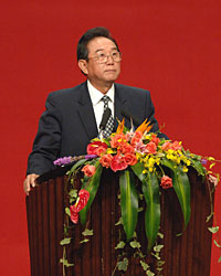 Chen Yunlin, director of the Taiwan Work Office of the Communist Party of China (CPC) Central Committee, delivers a speech during the closing ceremony of the Cross-Strait Agricultural Cooperation Forum in Boao of China's southernmost island province of Hainan, on Oct. 17, 2006.