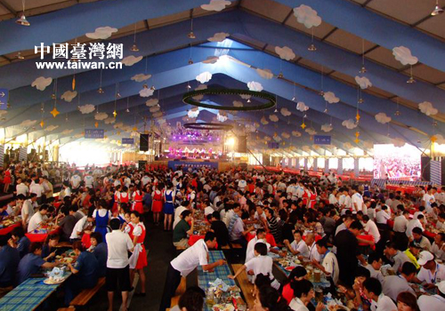 台湾记者采访大连国际啤酒节