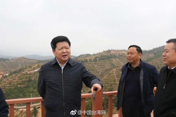 国台办副主任龙明彪考察定南油茶产业 国台办副主任龙明彪考察定南油茶产业