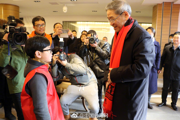 张志军再访昆山慧聚天后宫,与台湾青年一起“回家吃饭” 张志军再访昆山慧聚天后宫,与台湾青年一起“回家吃饭”