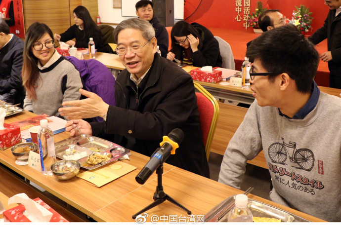 张志军再访昆山慧聚天后宫,与台湾青年一起“回家吃饭” 张志军再访昆山慧聚天后宫,与台湾青年一起“回家吃饭”