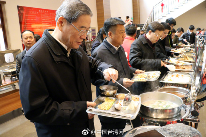 张志军再访昆山慧聚天后宫,与台湾青年一起“回家吃饭” 张志军再访昆山慧聚天后宫,与台湾青年一起“回家吃饭”