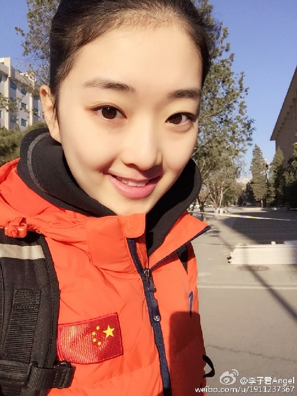 中国花滑美少女李子君晒优雅美照组图