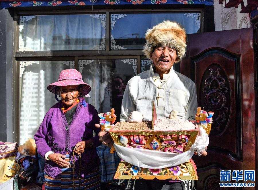 西藏日喀则:安置点里过新年