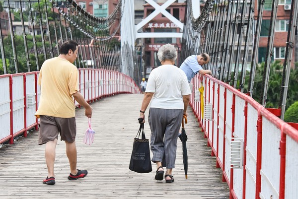 台湾历年人口_台湾南投以历任台当局领导人夫人特点装潢女厕