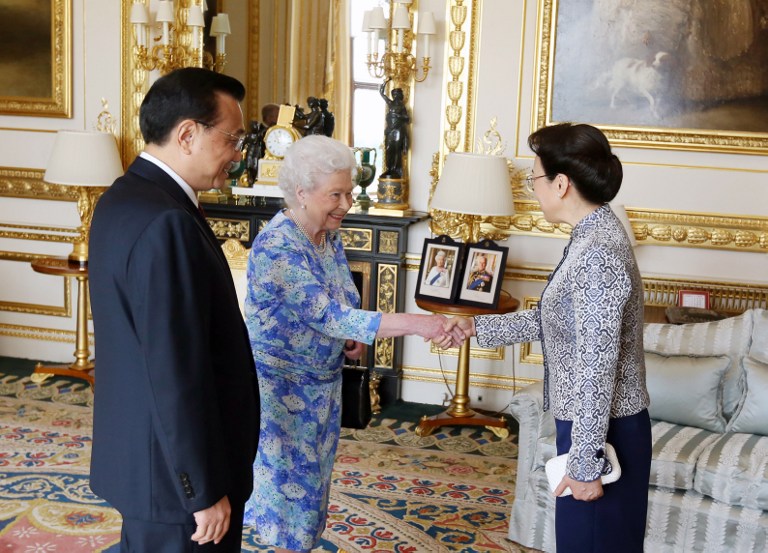 英国女王会晤李克强总理及夫人