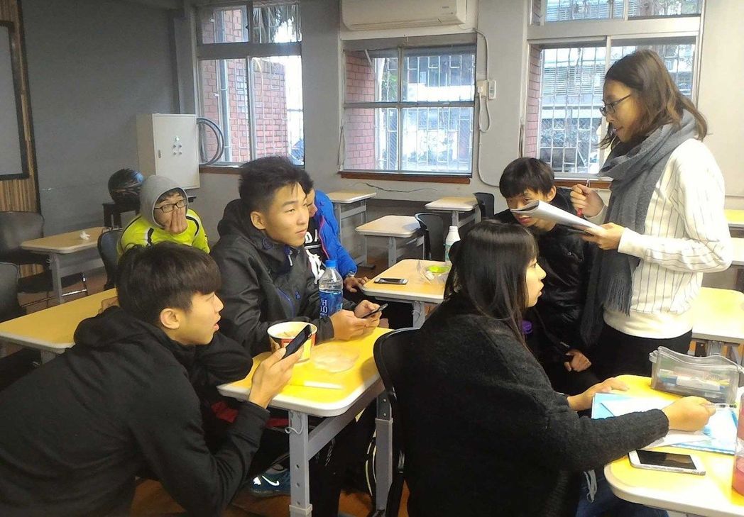 台课纲删文言文、增日本人文章,要把下一代带向哪里? 台课纲删文言文、增日本人文章,要把下一代带向哪里?