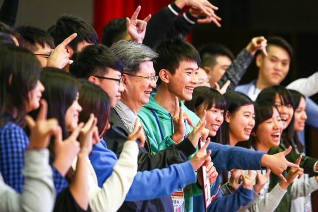 台高中生:台湾缺乏国际观 对大陆看法过度封闭