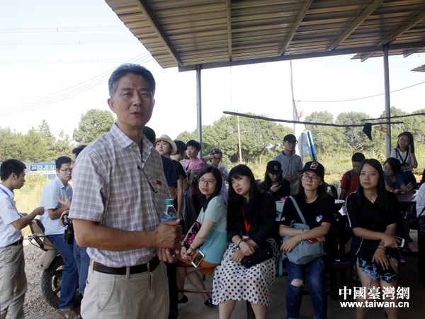 外交官当村官 带领村民点开科技树变成“摇钱树”