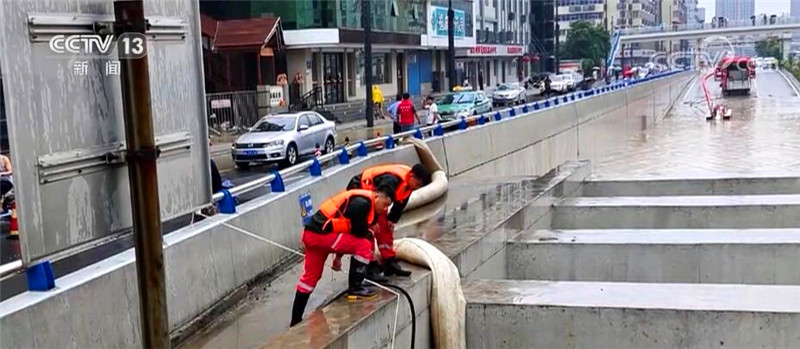 鳥類簡(jiǎn)筆畫作品_道路緊急救援_道路救援車簡(jiǎn)筆畫