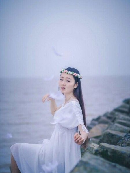 上海海大校花陈咏薇辟谣称不是外围女