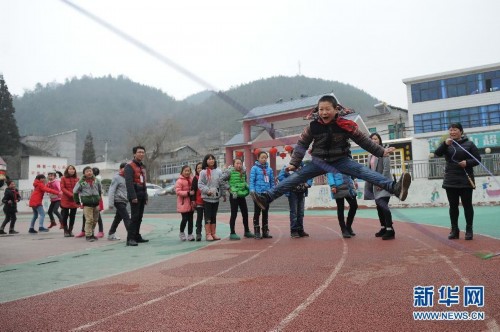 重庆农村寄宿制学校:留守儿童的成长乐园