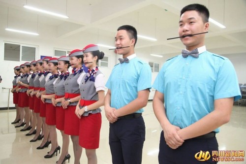 四川高校现20对双胞胎 均是准空少空姐