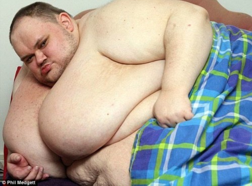33岁英国最胖男子叫完外卖猝死家中 体重800多斤