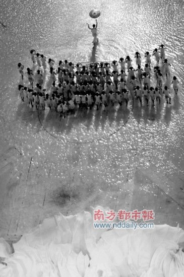 亚运开幕式预演亮史上最大道具 一滴水震全场